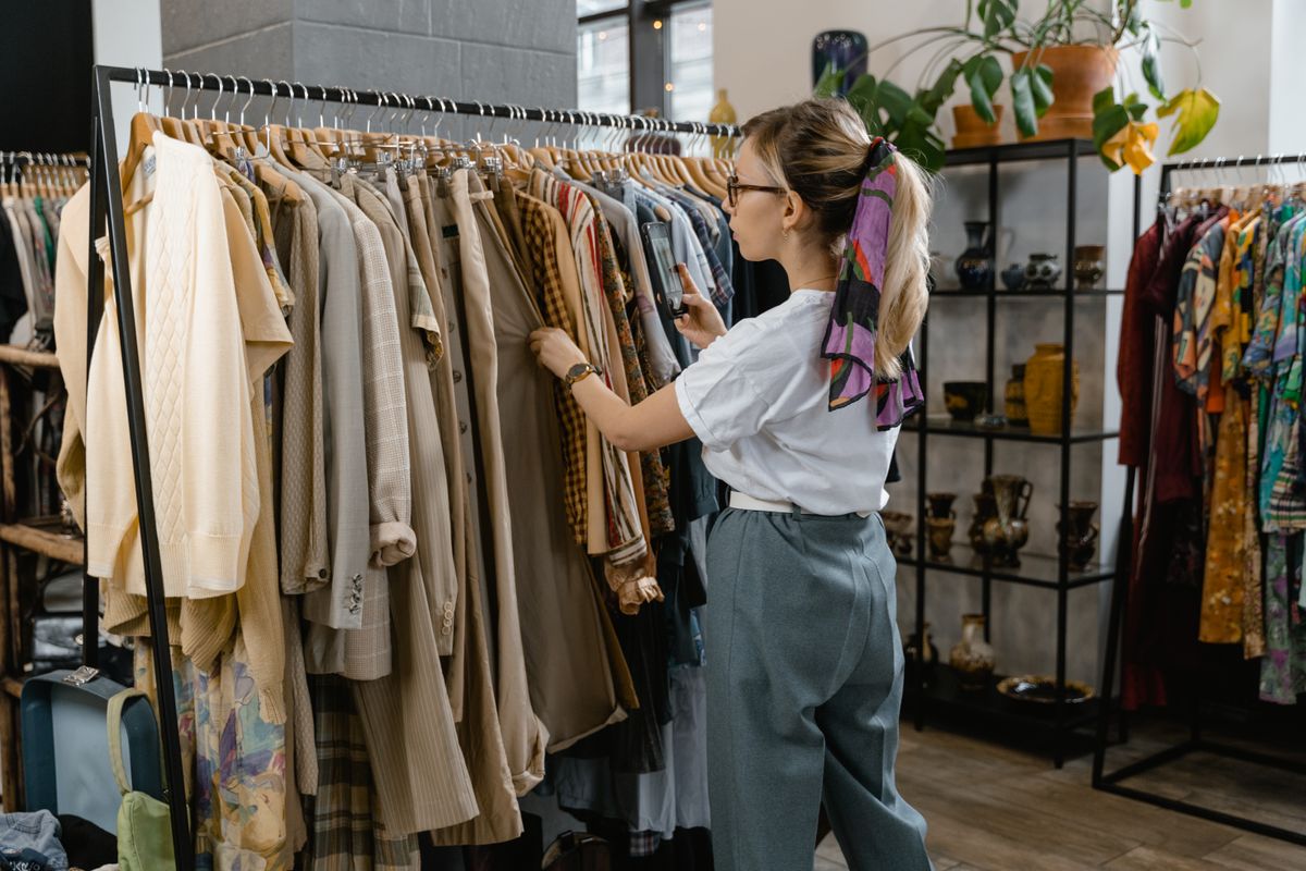 Peça de roupa de malha e tecido